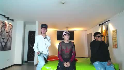 THOMAS AND DAMIAND online show from December 19, 6:38 pm