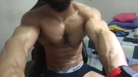 god hunkules online show from December 10, 8:05 pm