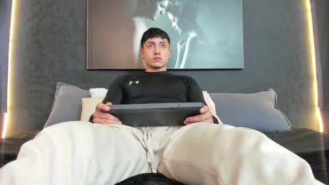 steven online show from December 31, 7:18 pm