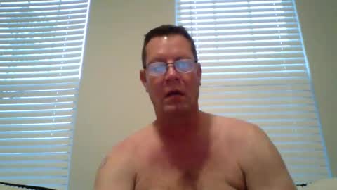 goldenbear3111 online show from October 12, 11:37 am