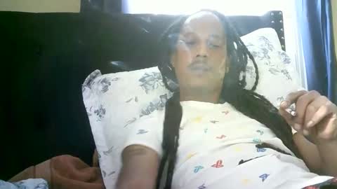 Snapshot of goldmil chatting on January 4, 2:25 pm tender bot online show from January 4, 2:25 pm