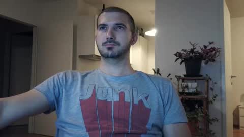 Snapshot of goldnic_10 chatting on October 12, 5:12 am goldnic_10 online show from October 12, 5:12 am