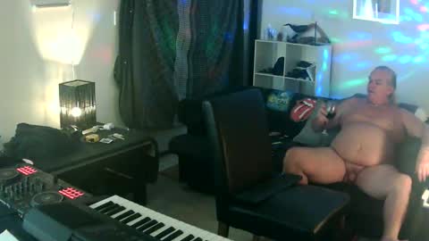 goldyguy011 online show from October 14, 6:26 pm