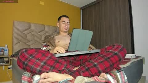 gregorymancini online show from November 25, 4:47 am