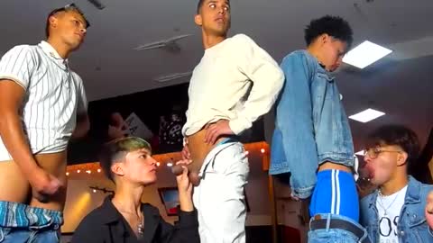 GRIVALS. THOMAS AND DAMIAND online show from December 22, 6:15 pm