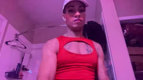 Snapshot of gswaze12 chatting on October 21, 5:21 am GSwaze online show from October 21, 5:21 am