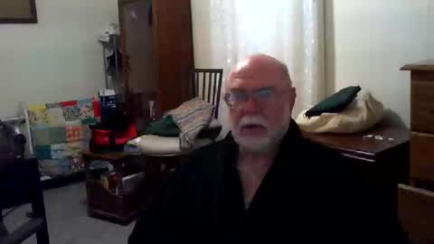 Snapshot of gtnolder60 chatting on October 19, 11:46 am Gary online show from October 19, 11:46 am