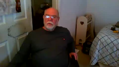 Snapshot of gtnolder60 chatting on January 1, 7:21 pm Gary online show from January 1, 7:21 pm