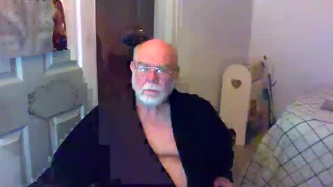 Snapshot of gtnolder60 chatting on December 11, 12:56 am Gary online show from December 11, 12:56 am