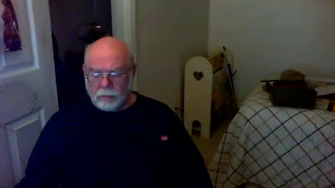 Snapshot of gtnolder60 chatting on December 21, 12:20 am Gary online show from December 21, 12:20 am