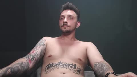 GuessWhatBitch online show from October 3, 8:58 pm