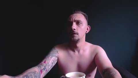 GuessWhatBitch online show from September 25, 10:03 am