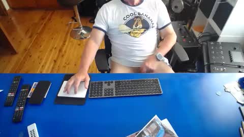 guesswhatigot2 online show from December 6, 7:32 am