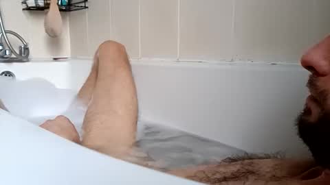 Snapshot of gunwo80 chatting on December 29, 11:29 am gunwo80 online show from December 29, 11:29 am