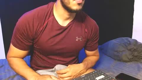 holl latino online show from November 15, 4:03 am