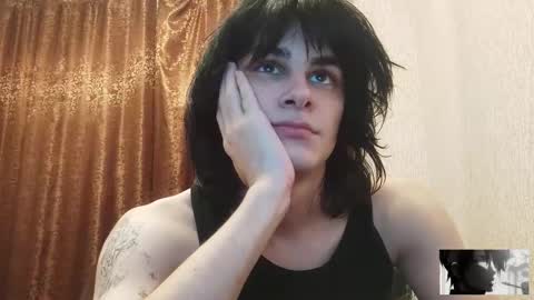 gushill_ online show from November 10, 12:37 am