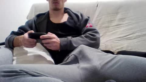 Flo online show from December 4, 4:36 pm