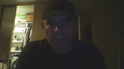 Snapshot of guy8inches4u chatting on October 24, 11:23 am guy8inches4u online show from October 24, 11:23 am