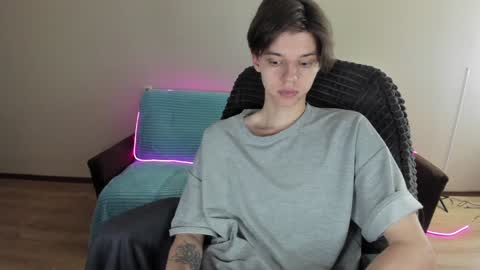 guy_liam1 online show from December 14, 7:36 pm