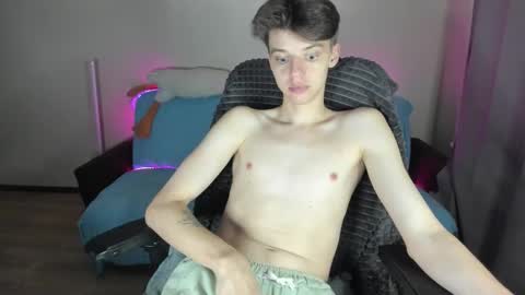 guy_liam1 online show from September 28, 7:34 pm