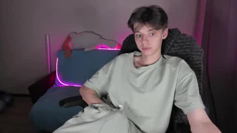 guy_liam1 online show from October 15, 2:46 pm