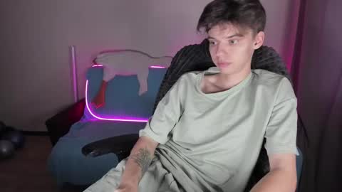 guy_liam1 online show from October 14, 2:24 pm