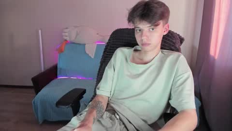 guy_liam1 online show from September 26, 3:10 pm