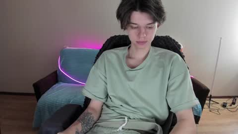 guy_liam1 online show from January 8, 4:55 am