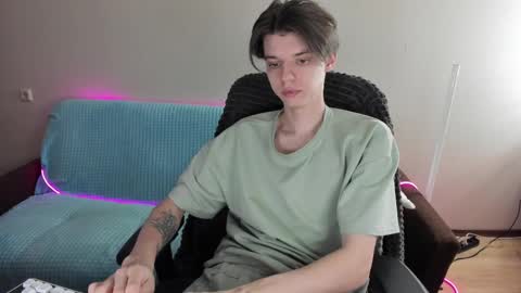 guy_liam1 online show from February 12, 2:43 pm