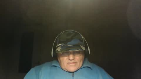 Snapshot of guyboy73 chatting on October 3, 2:05 am guyboy73 online show from October 3, 2:05 am