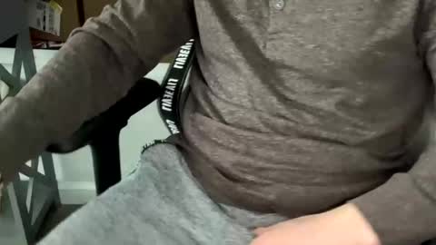 guyshowgun online show from January 2, 4:35 pm