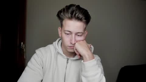 Oliver online show from January 6, 8:28 pm