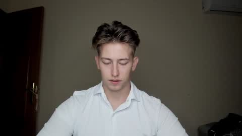 Oliver online show from January 13, 9:52 pm