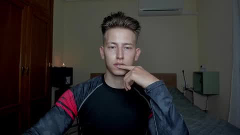 Oliver online show from March 4, 9:00 pm