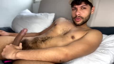 Independent       model  online show from January 27, 12:37 pm