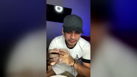 hamiltong12 online show from December 5, 3:24 am