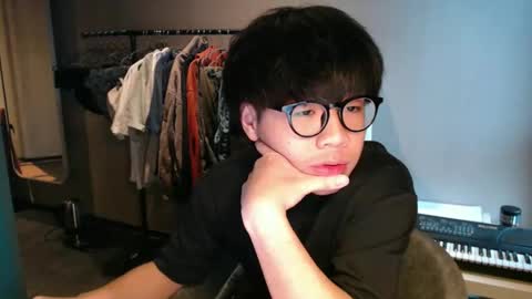 handsome_mannn online show from January 7, 9:25 am