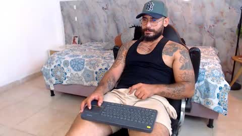 hanz_col online show from November 22, 5:18 am