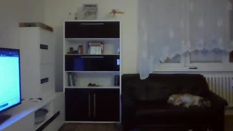 hanzik1954 online show from February 2, 6:31 pm