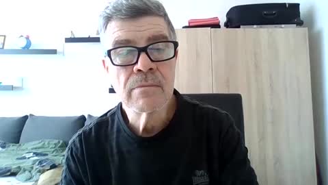 hanzik1954 online show from February 15, 12:54 pm