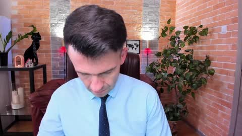 Steve online show from February 4, 12:00 pm