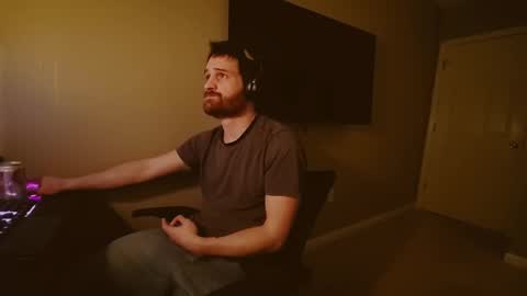 Tom online show from January 1, 3:34 am