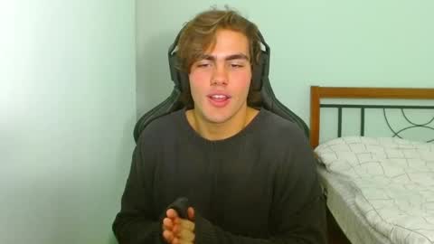 Snapshot of harryking1 chatting on October 12, 6:57 pm harryking1 online show from October 12, 6:57 pm