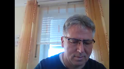 Snapshot of hartl67 chatting on October 25, 2:52 pm hartl67 online show from October 25, 2:52 pm