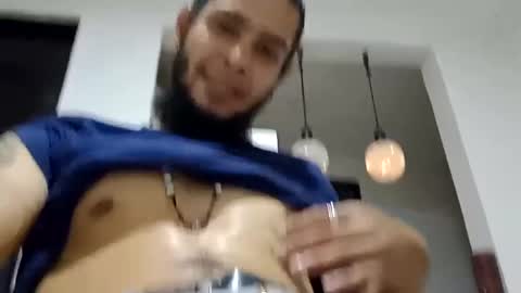 Snapshot of hasani_savala chatting on March 8, 3:26 am Hasani online show from March 8, 3:26 am