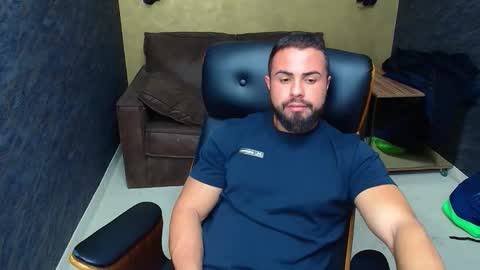 HayesWood online show from October 28, 6:05 am