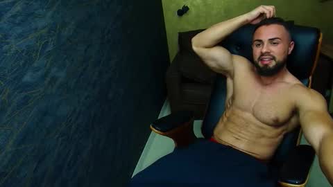 HayesWood online show from October 18, 5:12 am