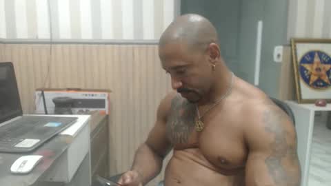 hebertgomes online show from April 3, 11:23 pm