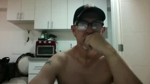 hennrhy_70 online show from March 12, 3:09 pm