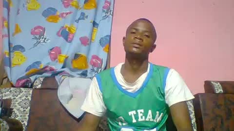 Snapshot of henriotflavien20 chatting on February 12, 2:14 am Adrian Honey online show from February 12, 2:14 am